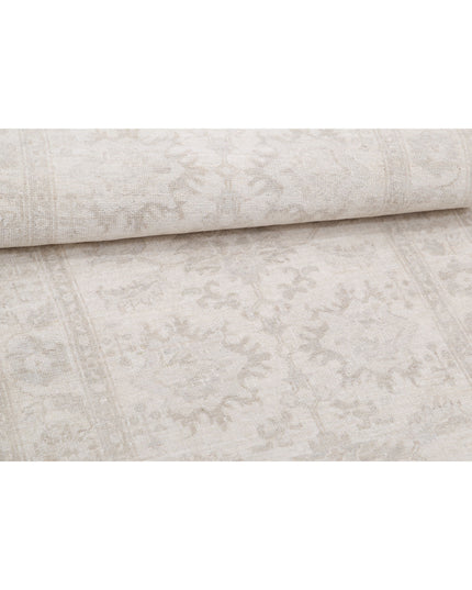 Serenity 2' 6" X 7' 11" Hand Knotted Wool Rug 2' 6" X 7' 11" (76 X 241) / Ivory / Wool