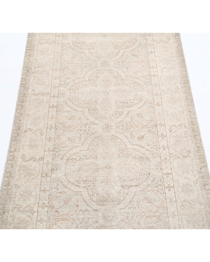 Serenity 3' 0" X 10' 1" Hand Knotted Wool Rug 3' 0" X 10' 1" (91 X 307) / Grey / Wool
