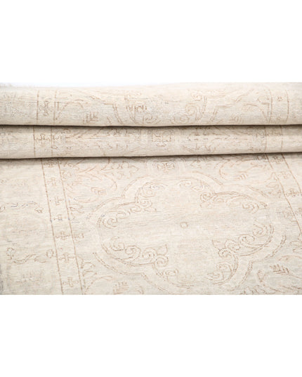 Serenity 3' 0" X 10' 1" Hand Knotted Wool Rug 3' 0" X 10' 1" (91 X 307) / Grey / Wool