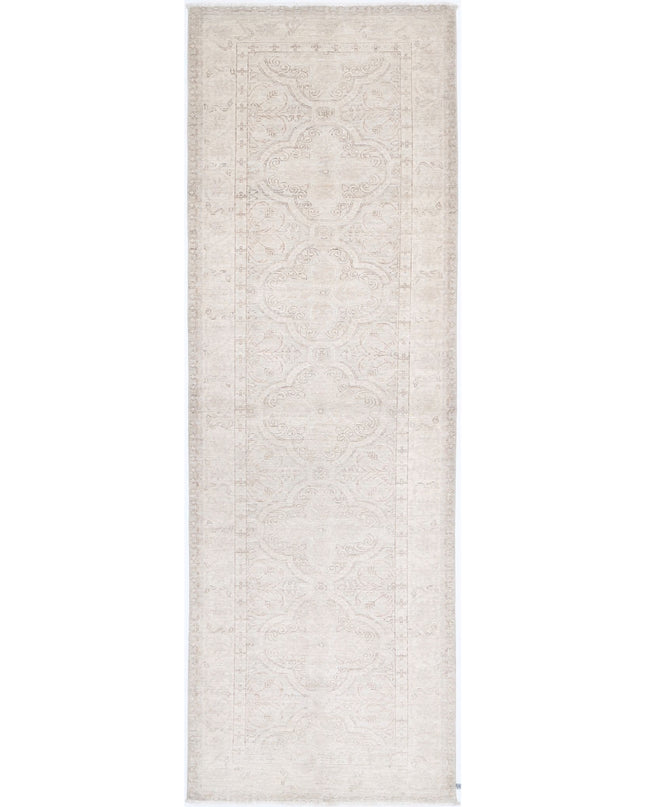Serenity 3' 0" X 10' 1" Hand Knotted Wool Rug 3' 0" X 10' 1" (91 X 307) / Grey / Wool