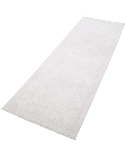 Serenity 2' 8" X 7' 9" Hand Knotted Wool Rug 2' 8" X 7' 9" (81 X 236) / Ivory / Wool