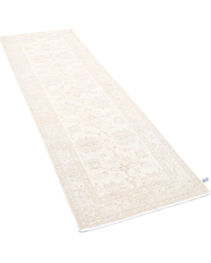 Serenity 2' 7" X 8' 0" Hand Knotted Wool Rug 2' 7" X 8' 0" (79 X 244) / Ivory / Wool