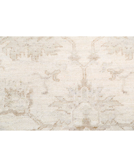 Serenity 2' 7" X 8' 0" Hand Knotted Wool Rug 2' 7" X 8' 0" (79 X 244) / Ivory / Wool