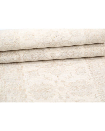 Serenity 2' 7" X 8' 0" Hand Knotted Wool Rug 2' 7" X 8' 0" (79 X 244) / Ivory / Wool