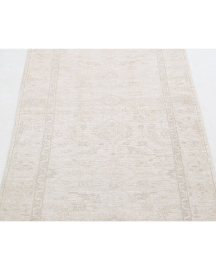 Serenity 2' 7" X 6' 9" Hand Knotted Wool Rug 2' 7" X 6' 9" (79 X 206) / Ivory / Wool