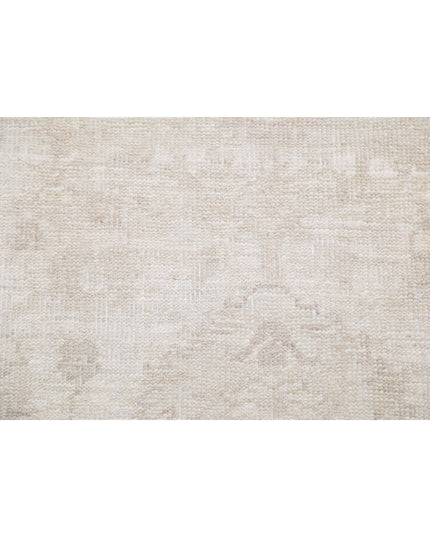 Serenity 2' 7" X 6' 9" Hand Knotted Wool Rug 2' 7" X 6' 9" (79 X 206) / Ivory / Wool