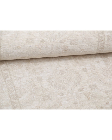 Serenity 2' 7" X 6' 9" Hand Knotted Wool Rug 2' 7" X 6' 9" (79 X 206) / Ivory / Wool