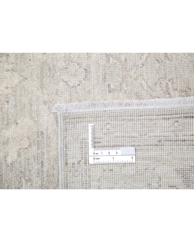 Serenity 3' 9" X 9' 7" Hand Knotted Wool Rug 3' 9" X 9' 7" (114 X 292) / Ivory / Wool