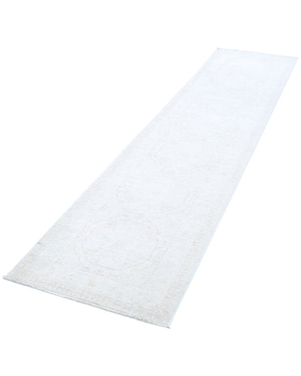 Serenity 2' 4" X 10' 0" Hand Knotted Wool Rug 2' 4" X 10' 0" (71 X 305) / Ivory / Wool