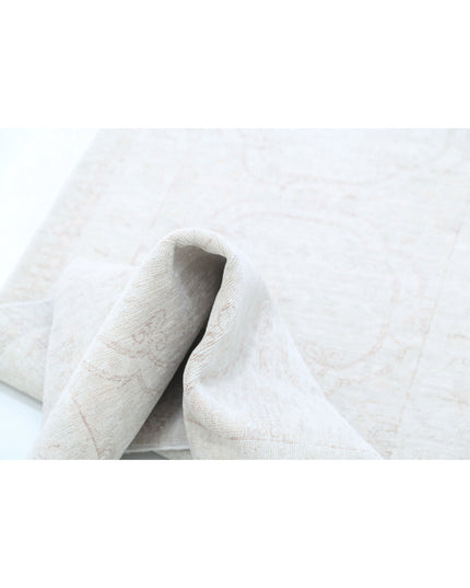 Serenity 2' 4" X 10' 0" Hand Knotted Wool Rug 2' 4" X 10' 0" (71 X 305) / Ivory / Wool