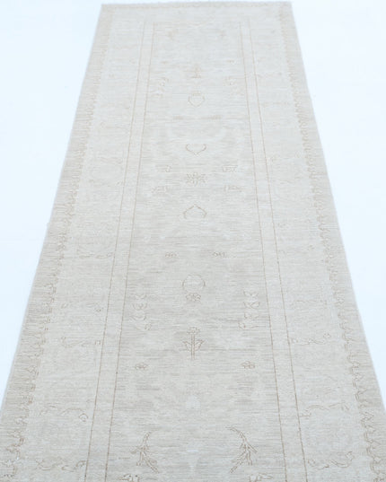 Serenity 2' 6" X 8' 10" Hand Knotted Wool Rug 2' 6" X 8' 10" (76 X 269) / Ivory / Wool