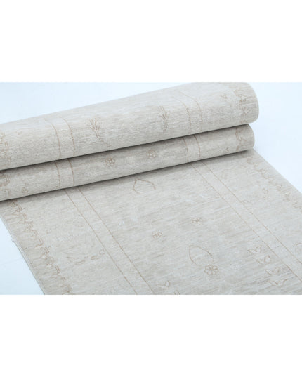 Serenity 2' 6" X 8' 10" Hand Knotted Wool Rug 2' 6" X 8' 10" (76 X 269) / Ivory / Wool