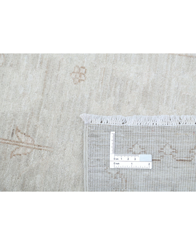 Serenity 2' 6" X 8' 10" Hand Knotted Wool Rug 2' 6" X 8' 10" (76 X 269) / Ivory / Wool