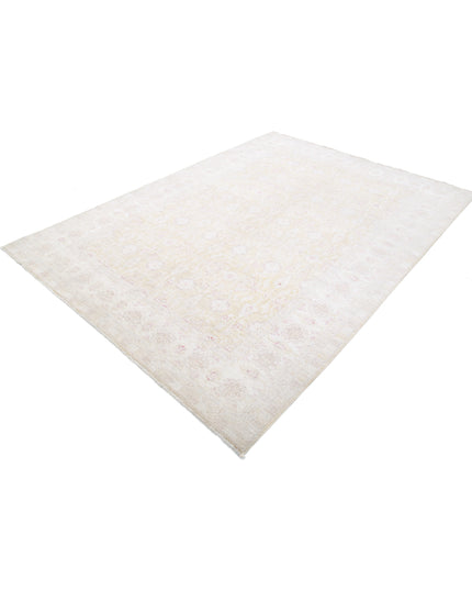 Serenity 6' 3" X 8' 9" Hand Knotted Wool Rug 6' 3" X 8' 9" (191 X 267) / Ivory / Wool