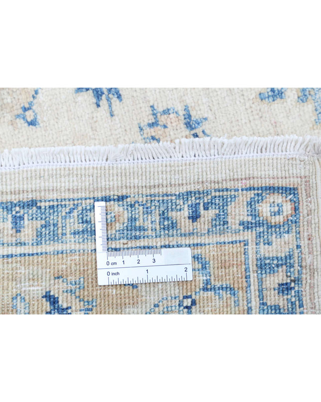 Serenity 3' 11" X 5' 7" Hand Knotted Wool Rug 3' 11" X 5' 7" (119 X 170) / Ivory / Wool