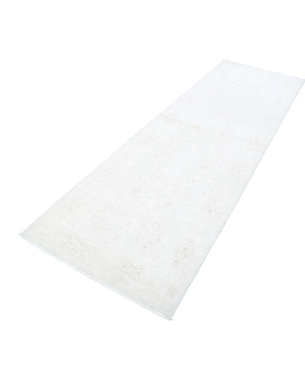 Serenity 3' 0" X 9' 8" Hand Knotted Wool Rug 3' 0" X 9' 8" (91 X 295) / Ivory / Wool
