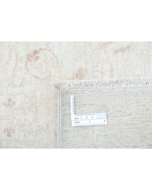 Serenity 3' 0" X 9' 8" Hand Knotted Wool Rug 3' 0" X 9' 8" (91 X 295) / Ivory / Wool