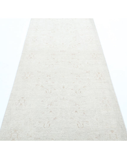 Serenity 3' 1" X 10' 1" Hand Knotted Wool Rug 3' 1" X 10' 1" (94 X 307) / Ivory / Wool