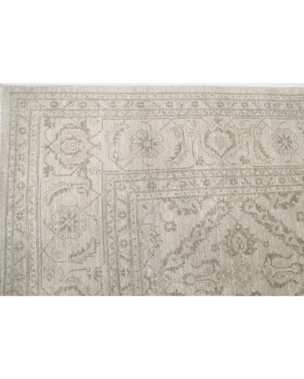Serenity 9' 9" X 12' 10" Hand Knotted Wool Rug 9' 9" X 12' 10" (297 X 391) / Ivory / Wool