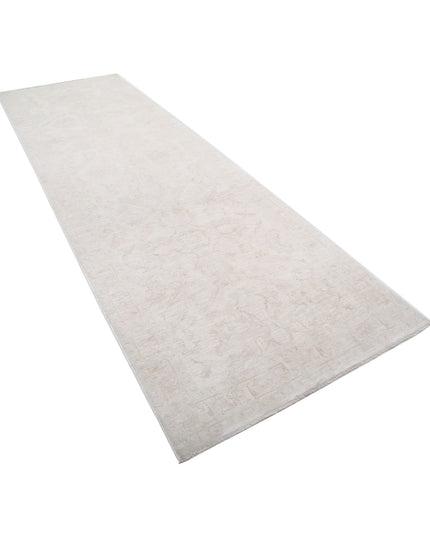 Serenity 3' 10" X 12' 6" Hand Knotted Wool Rug 3' 10" X 12' 6" (117 X 381) / Ivory / Wool