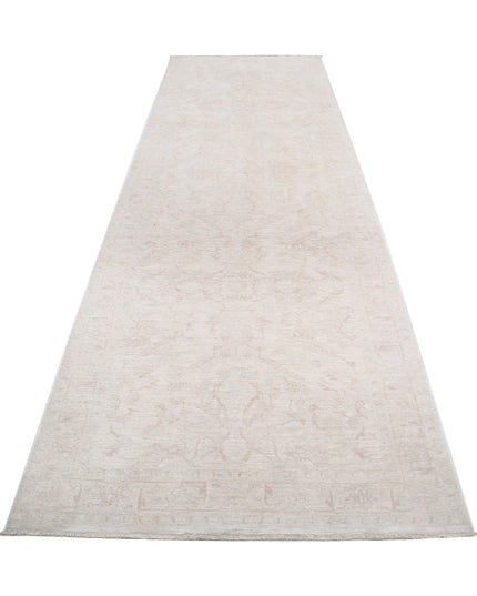 Serenity 3' 10" X 12' 6" Hand Knotted Wool Rug 3' 10" X 12' 6" (117 X 381) / Ivory / Wool