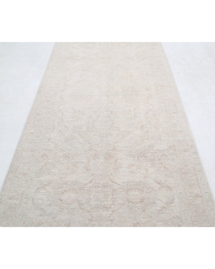 Serenity 3' 10" X 12' 6" Hand Knotted Wool Rug 3' 10" X 12' 6" (117 X 381) / Ivory / Wool