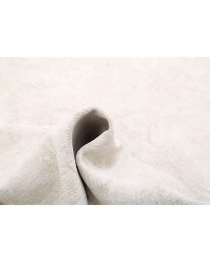 Serenity 3' 10" X 12' 6" Hand Knotted Wool Rug 3' 10" X 12' 6" (117 X 381) / Ivory / Wool