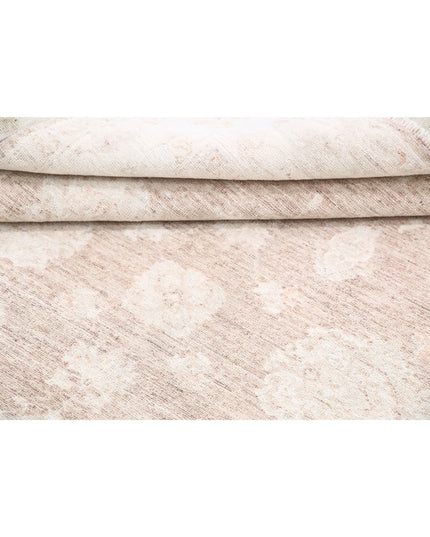 Serenity 5' 0" X 6' 5" Hand Knotted Wool Rug 5' 0" X 6' 5" (152 X 196) / Brown / Wool