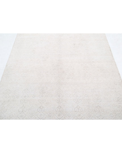 Serenity 4' 6" X 9' 6" Hand Knotted Wool Rug 4' 6" X 9' 6" (137 X 290) / Ivory / Wool