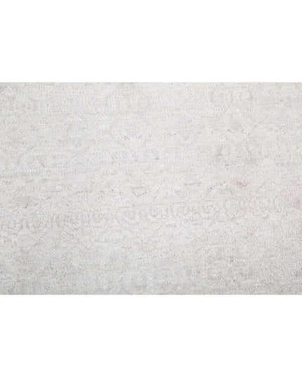 Serenity 4' 6" X 9' 6" Hand Knotted Wool Rug 4' 6" X 9' 6" (137 X 290) / Ivory / Wool
