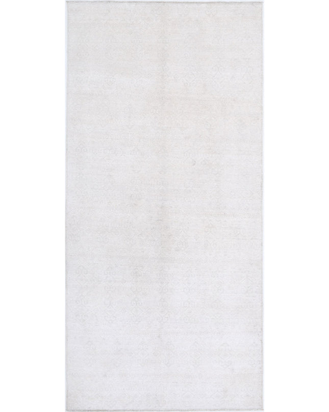Serenity 4' 6" X 9' 6" Hand Knotted Wool Rug 4' 6" X 9' 6" (137 X 290) / Ivory / Wool