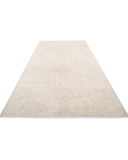 Serenity 6' 0" X 11' 6" Hand Knotted Wool Rug 6' 0" X 11' 6" (183 X 351) / Ivory / Wool