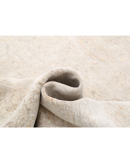 Serenity 6' 0" X 11' 6" Hand Knotted Wool Rug 6' 0" X 11' 6" (183 X 351) / Ivory / Wool