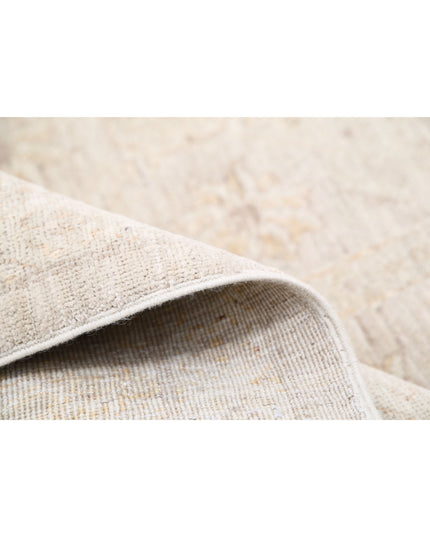 Serenity 6' 0" X 11' 6" Hand Knotted Wool Rug 6' 0" X 11' 6" (183 X 351) / Ivory / Wool