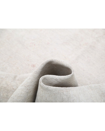 Serenity 5' 11" X 8' 4" Hand Knotted Wool Rug 5' 11" X 8' 4" (180 X 254) / Ivory / Wool