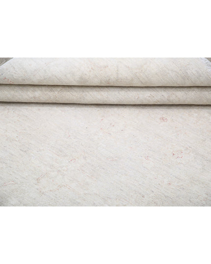 Serenity 5' 11" X 8' 4" Hand Knotted Wool Rug 5' 11" X 8' 4" (180 X 254) / Ivory / Wool