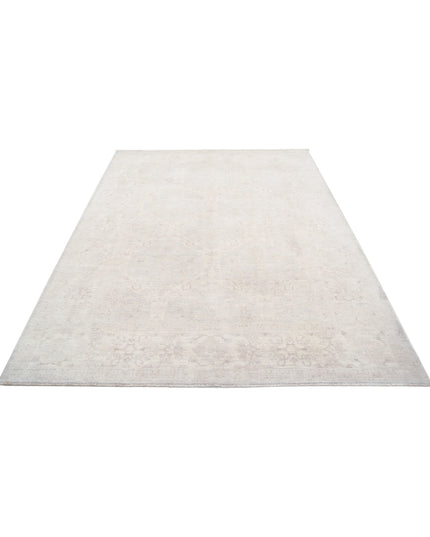 Serenity 6' 1" X 7' 11" Hand Knotted Wool Rug 6' 1" X 7' 11" (185 X 241) / Ivory / Wool