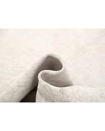 Serenity 6' 1" X 7' 11" Hand Knotted Wool Rug 6' 1" X 7' 11" (185 X 241) / Ivory / Wool