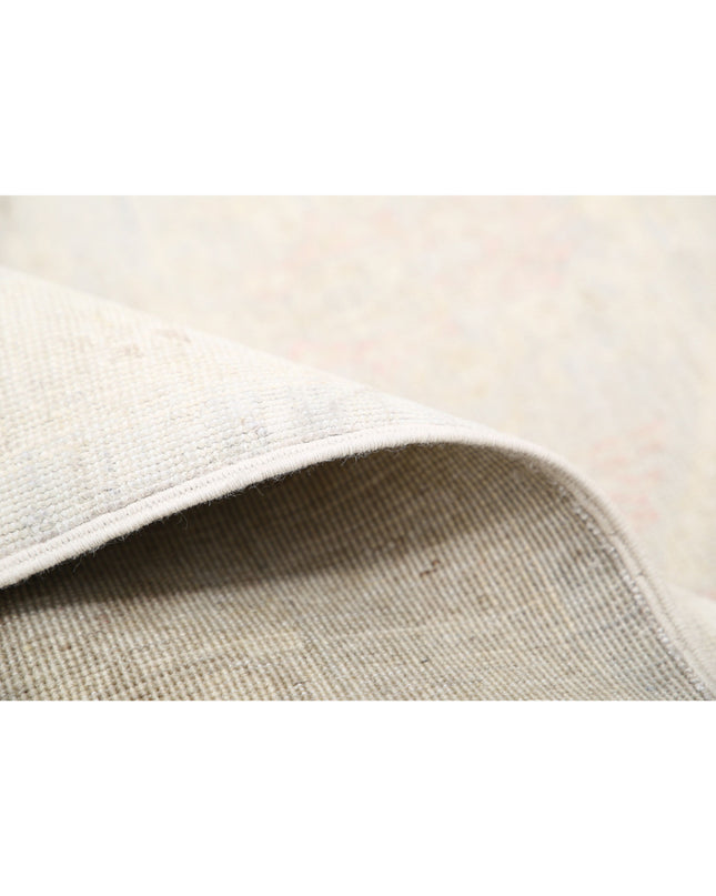 Serenity 6' 1" X 7' 11" Hand Knotted Wool Rug 6' 1" X 7' 11" (185 X 241) / Ivory / Wool