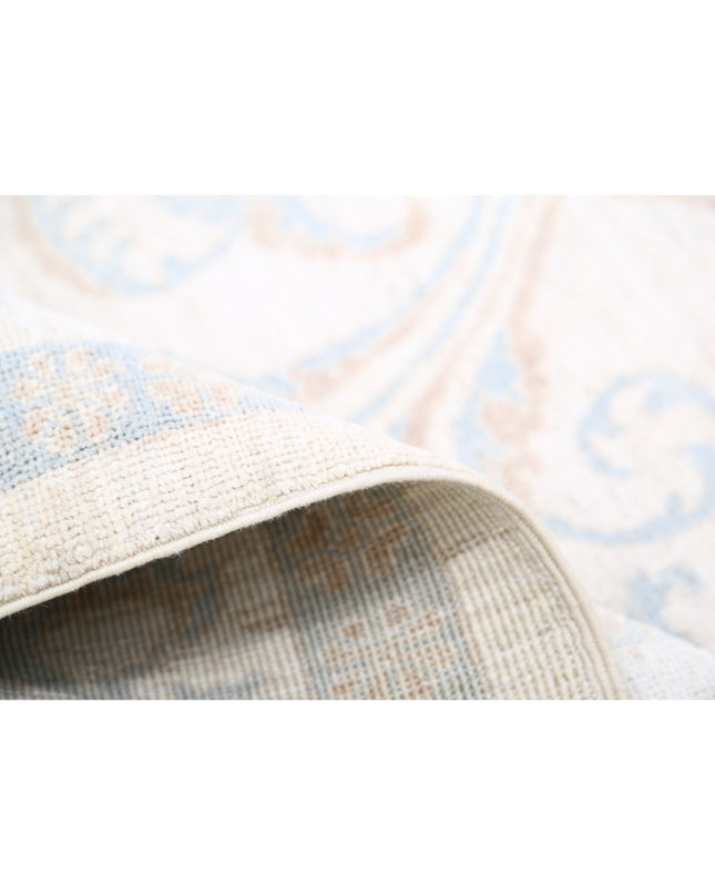 Serenity 6' 4" X 8' 9" Hand Knotted Wool Rug 6' 4" X 8' 9" (193 X 267) / Ivory / Wool