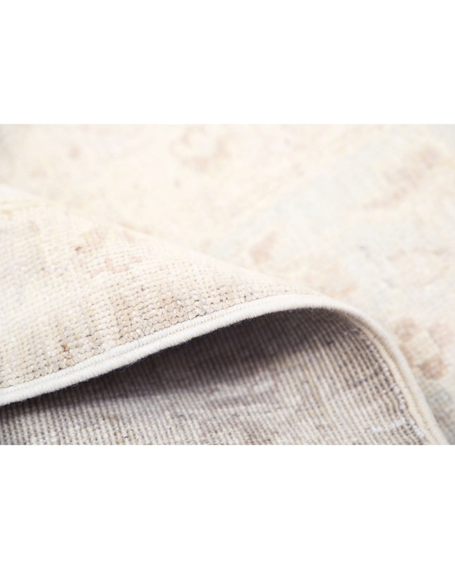 Serenity 6' 2" X 8' 3" Hand Knotted Wool Rug 6' 2" X 8' 3" (188 X 251) / Ivory / Wool