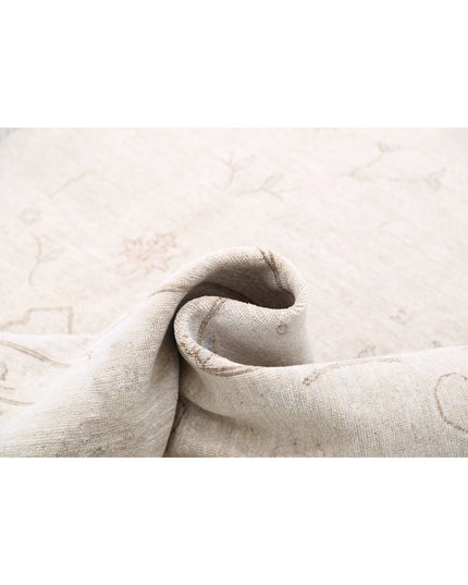 Serenity 7' 9" X 10' 3" Hand Knotted Wool Rug 7' 9" X 10' 3" (236 X 312) / Ivory / Wool