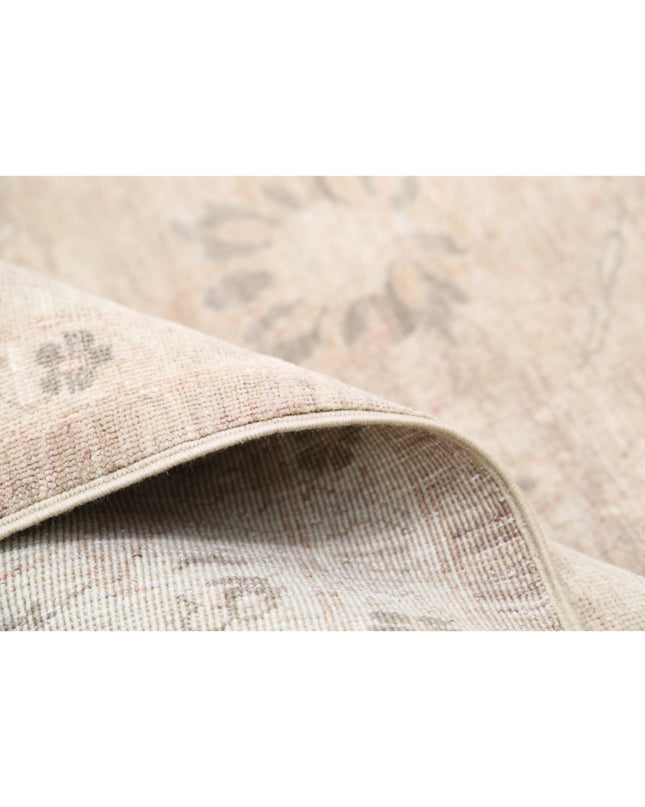 Serenity 8' 0" X 9' 8" Hand Knotted Wool Rug 8' 0" X 9' 8" (244 X 295) / Ivory / Wool