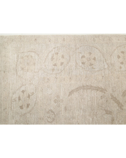 Serenity 7' 9" X 8' 7" Hand Knotted Wool Rug 7' 9" X 8' 7" (236 X 262) / Ivory / Wool