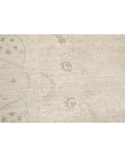 Serenity 7' 9" X 8' 7" Hand Knotted Wool Rug 7' 9" X 8' 7" (236 X 262) / Ivory / Wool