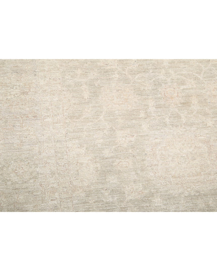Serenity 7' 11" X 8' 9" Hand Knotted Wool Rug 7' 11" X 8' 9" (241 X 267) / Grey / Wool