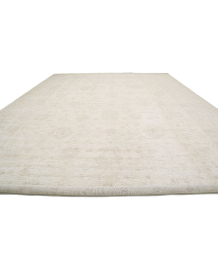 Serenity 17' 0" X 23' 9" Hand Knotted Wool Rug 17' 0" X 23' 9" (518 X 724) / Ivory / Wool