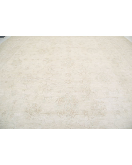 Serenity 17' 0" X 23' 9" Hand Knotted Wool Rug 17' 0" X 23' 9" (518 X 724) / Ivory / Wool