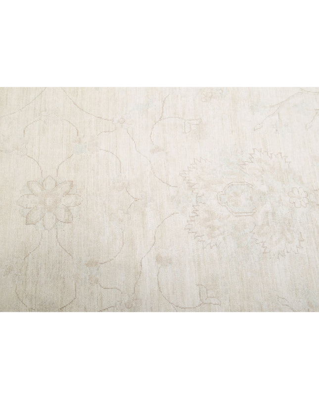 Serenity 17' 0" X 23' 9" Hand Knotted Wool Rug 17' 0" X 23' 9" (518 X 724) / Ivory / Wool