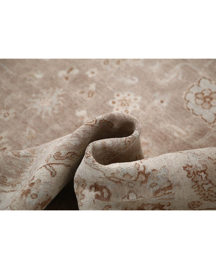 Serenity 7' 10" X 9' 8" Hand Knotted Wool Rug 7' 10" X 9' 8" (239 X 295) / Taupe / Wool